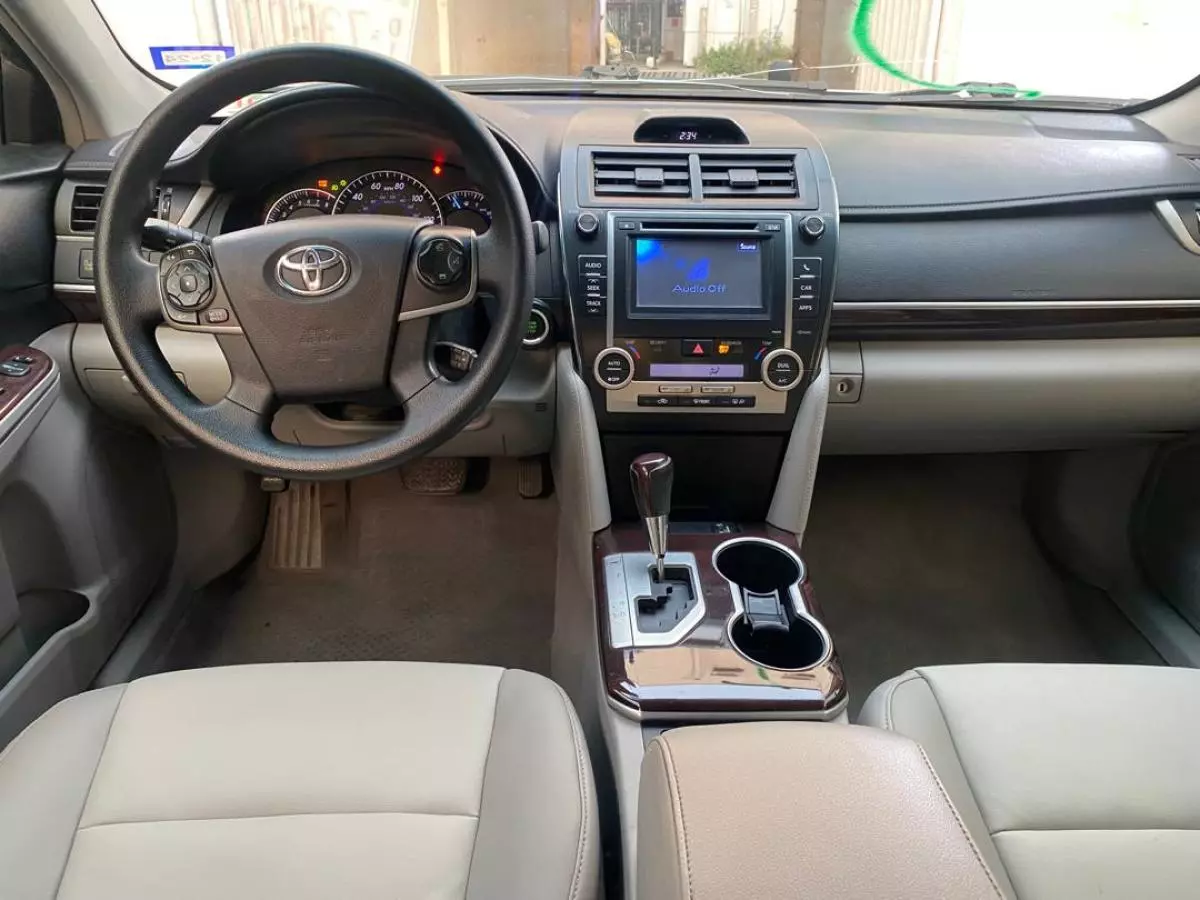 Toyota Camry   - 2014