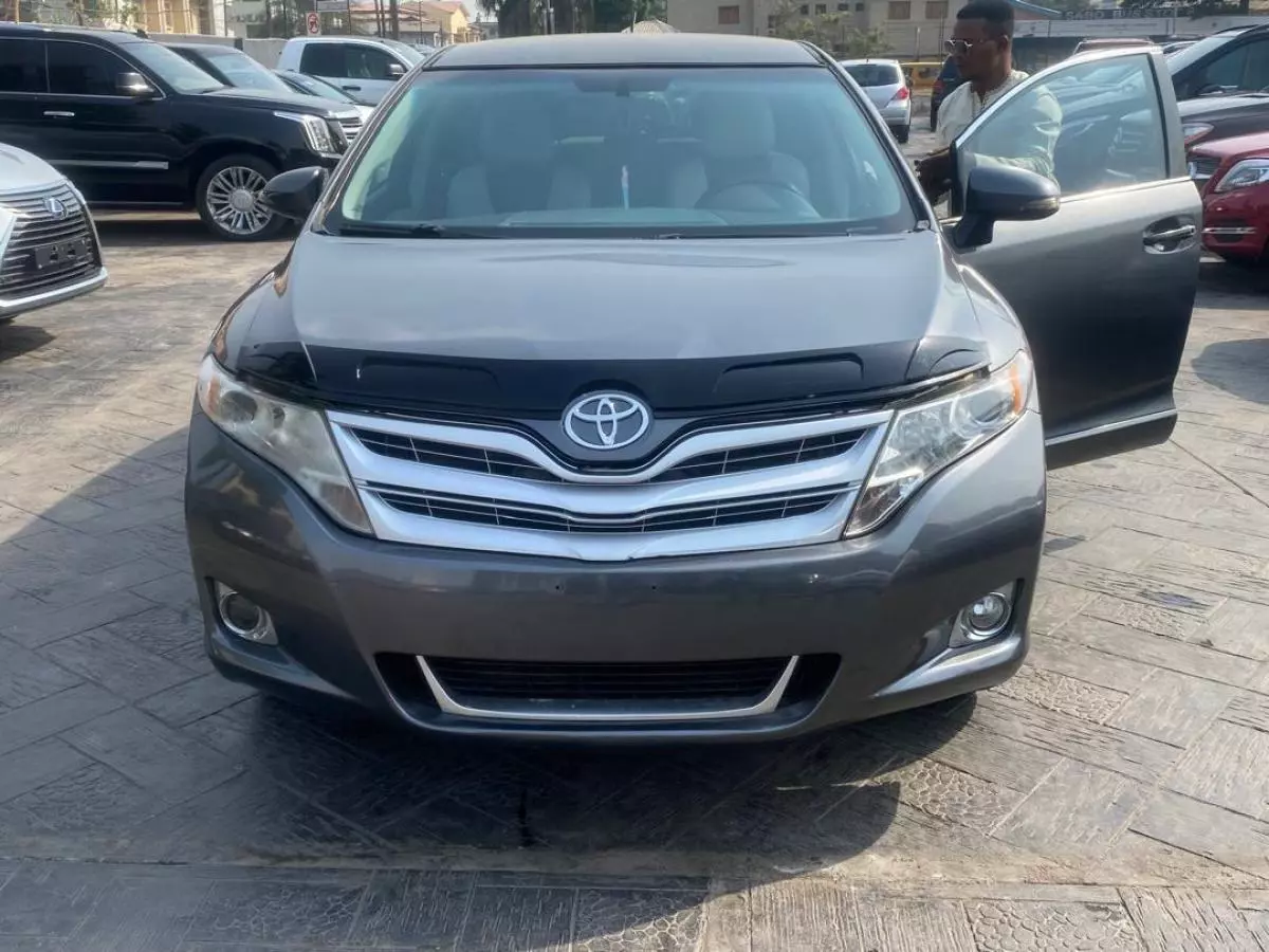 Toyota Venza   - 2011