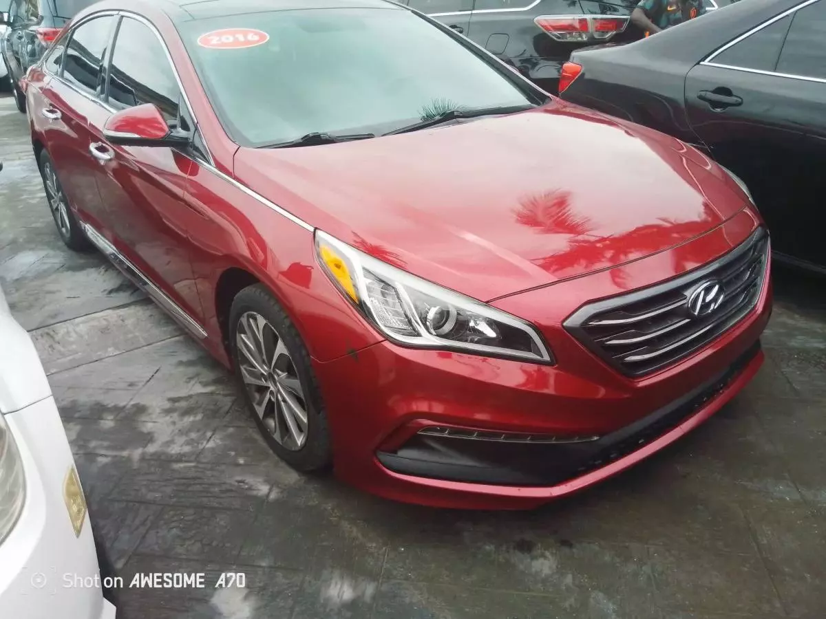 Hyundai Sonata   - 2016