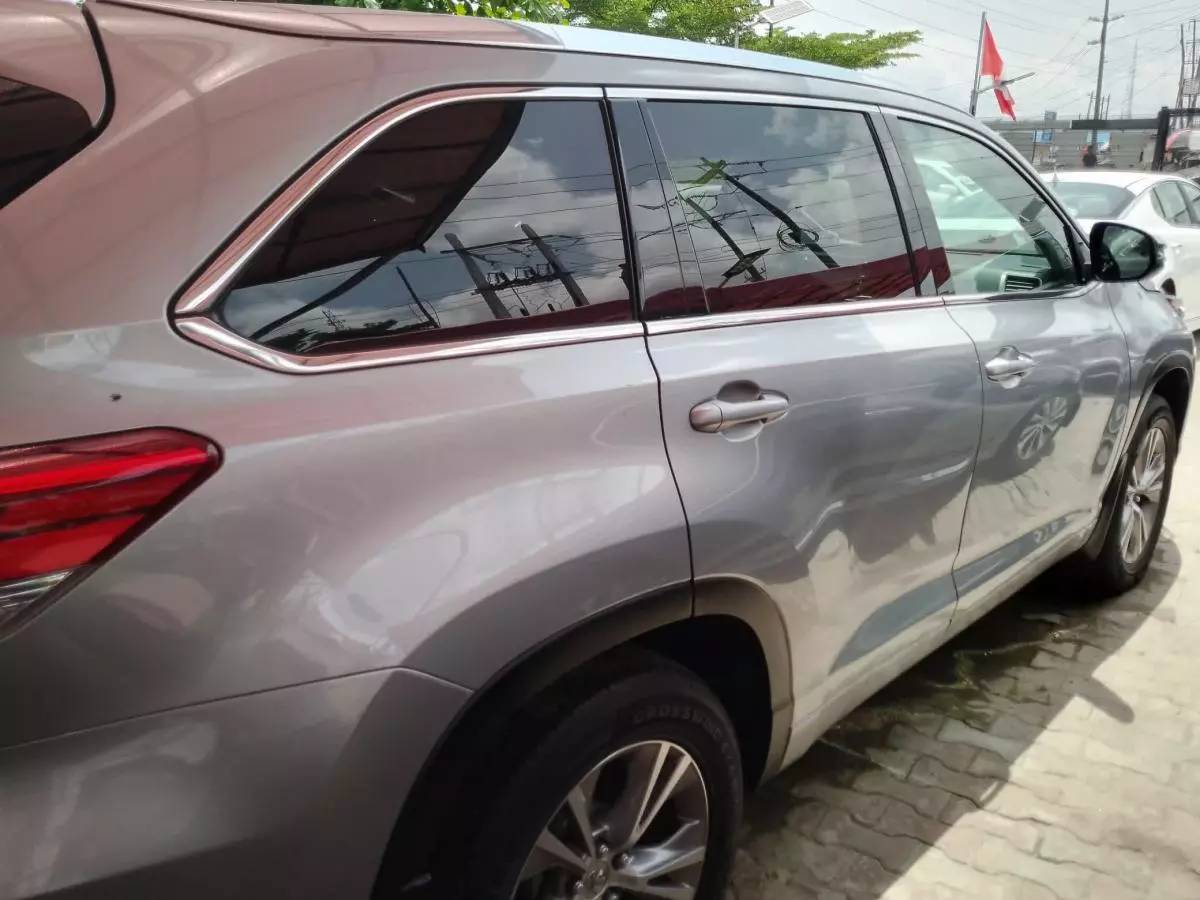 Toyota Highlander   - 2015