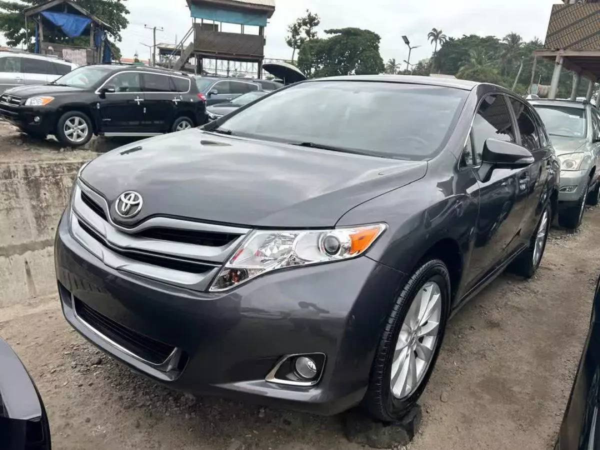 Toyota Venza   - 2013