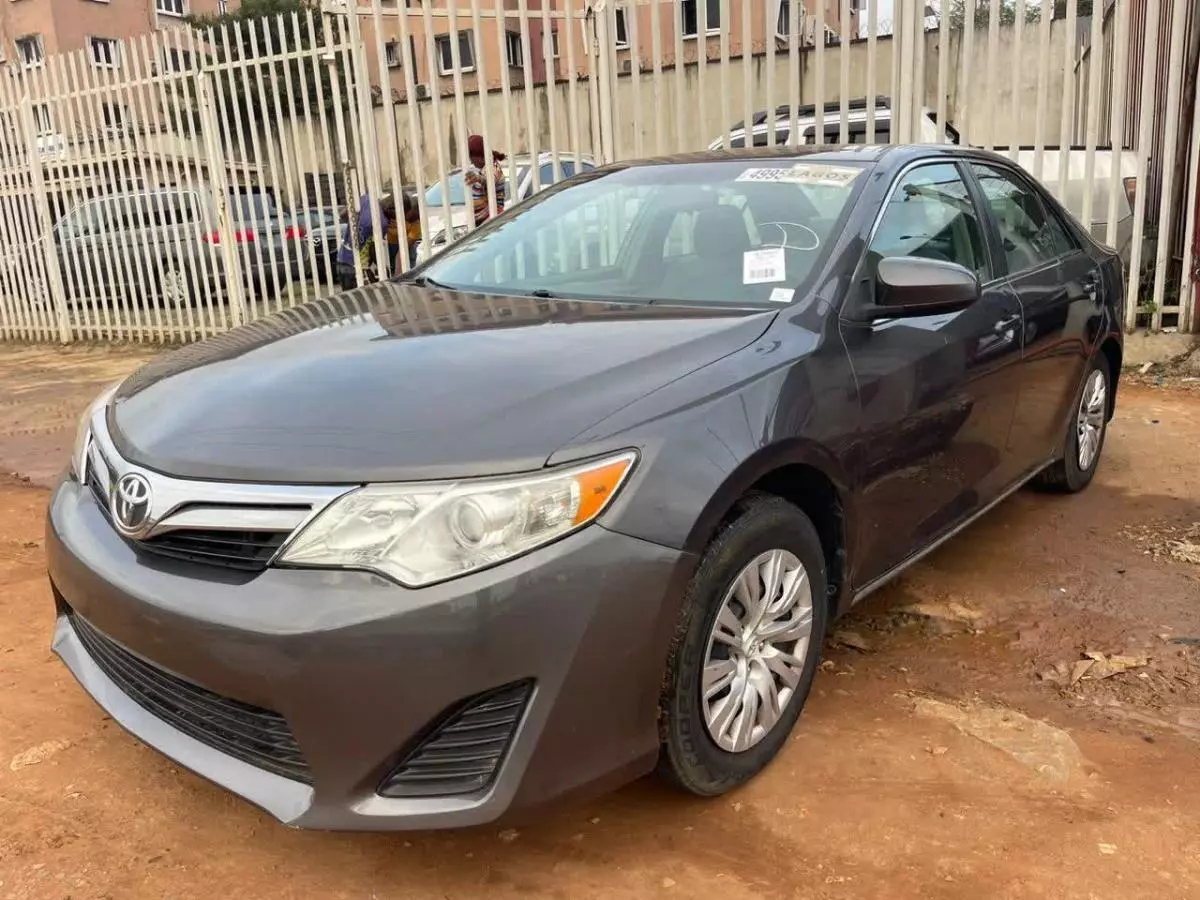 Toyota Camry   - 2014