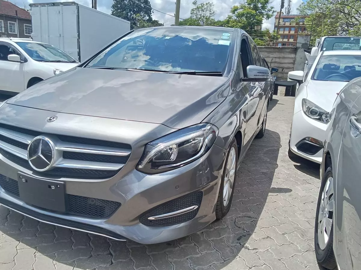 Mercedes-Benz B 180   - 2017