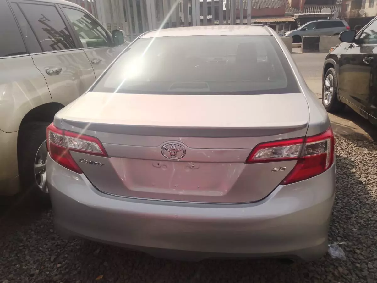 Toyota Camry   - 2013