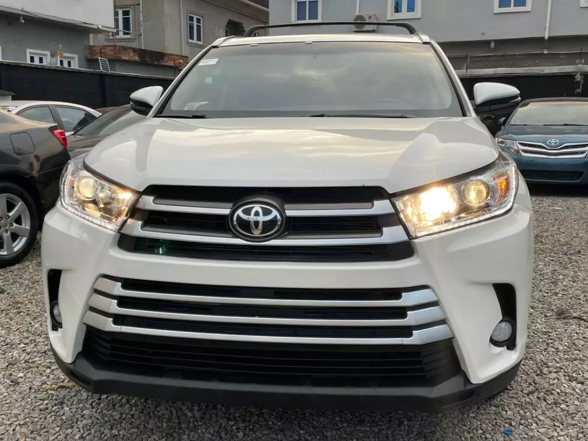 Toyota Highlander   - 2015