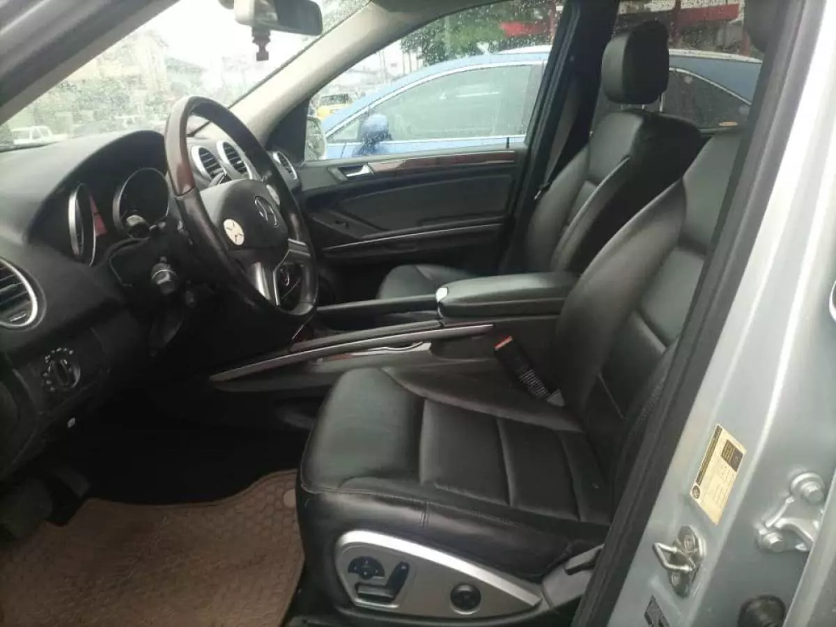 Mercedes-Benz ML 350 - 2010