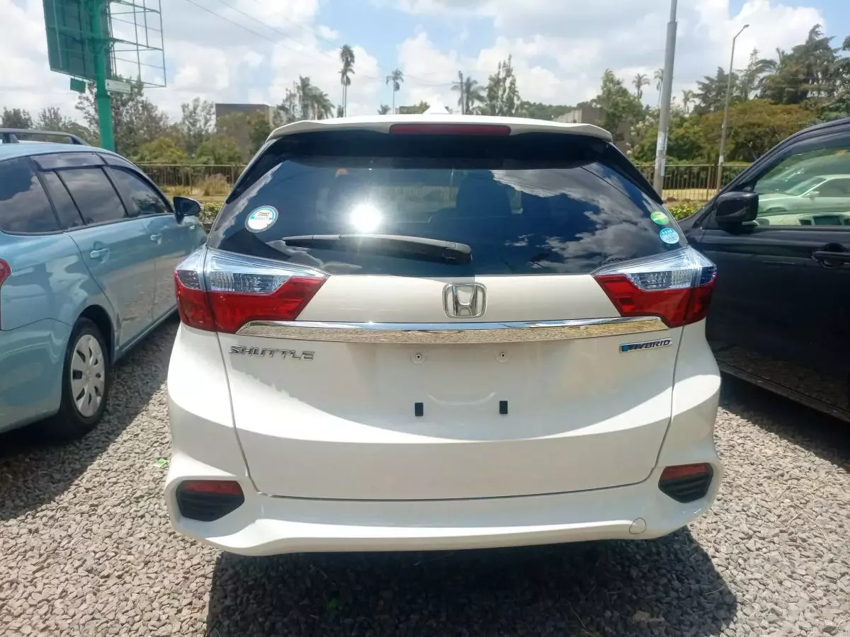 Honda Fit shuttle hybrid   - 2017
