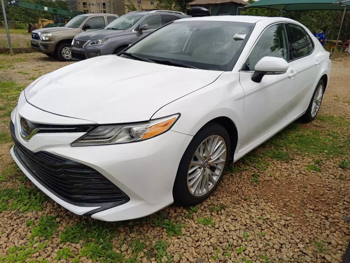 Toyota Camry - 2020