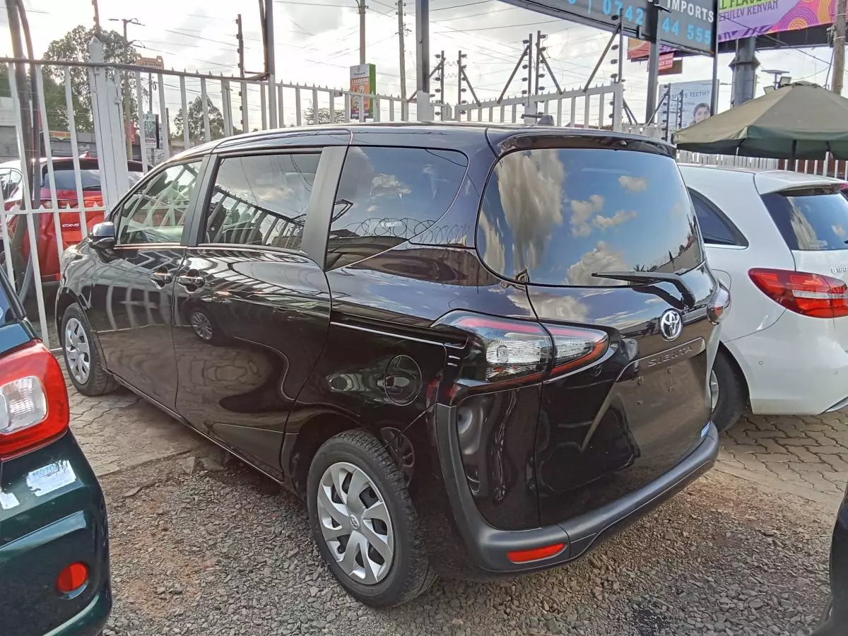 Toyota Sienta   - 2017