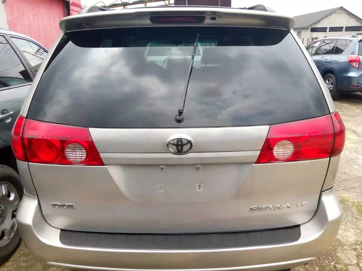 Toyota Sienna   - 2008