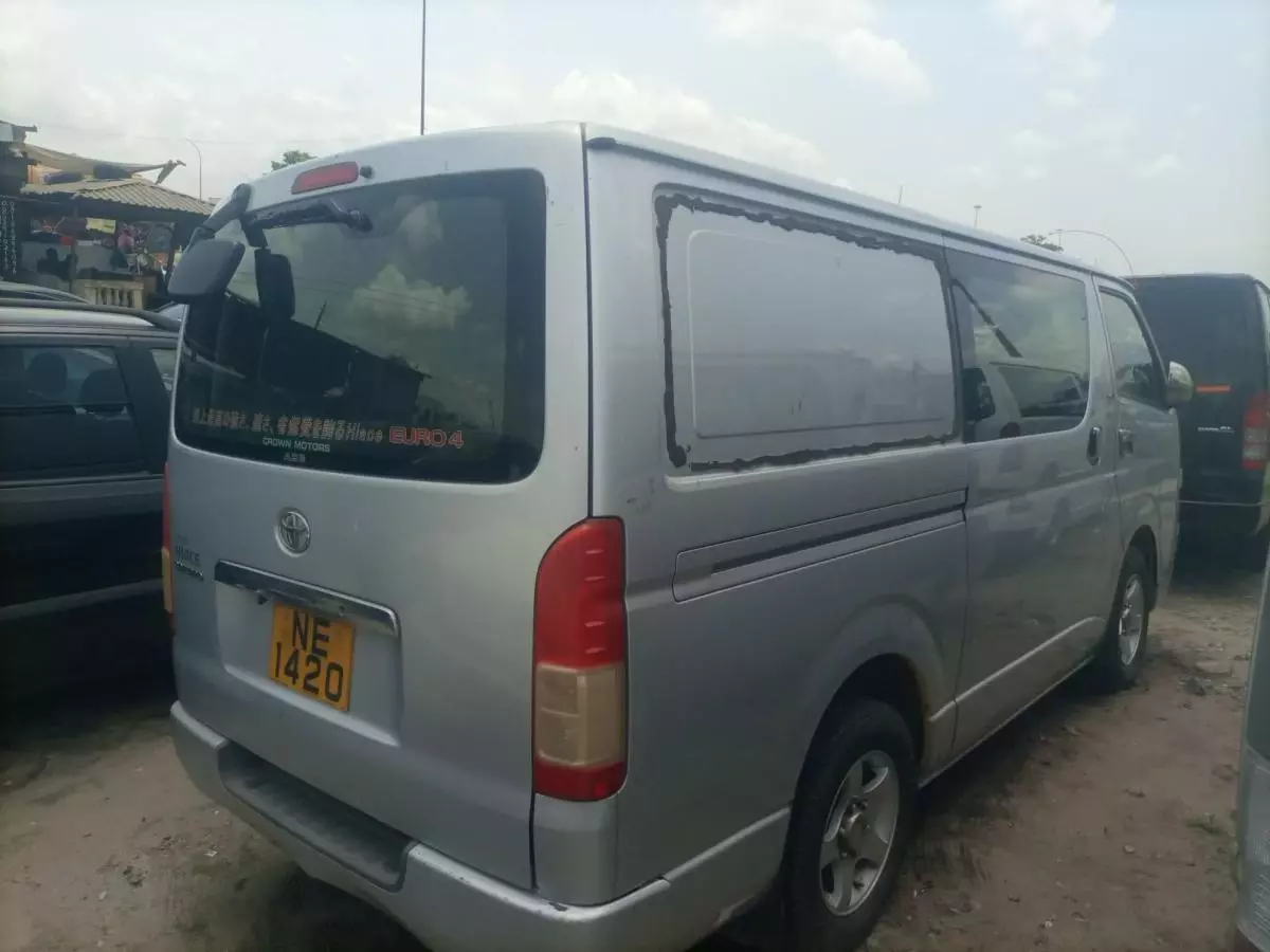 Toyota Hiace   - 2008