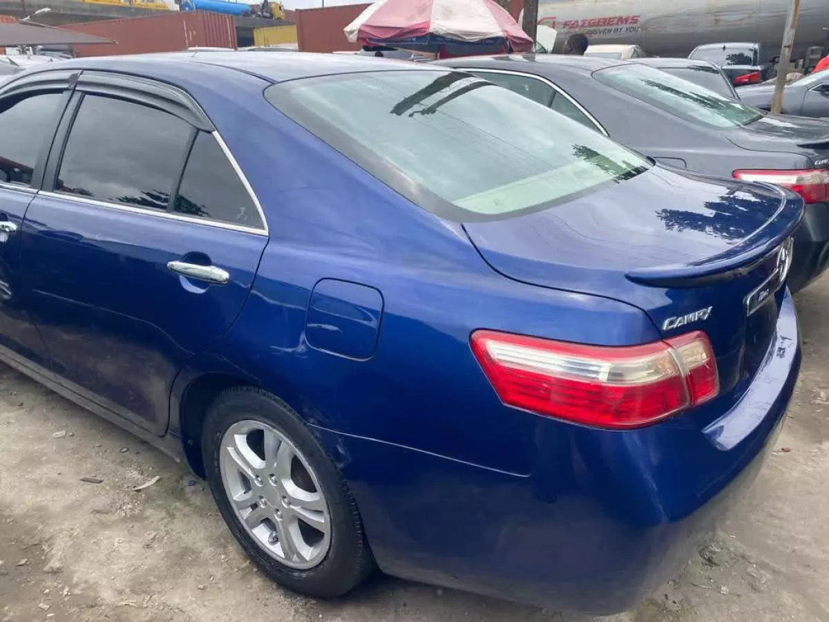 Toyota Camry - 2007