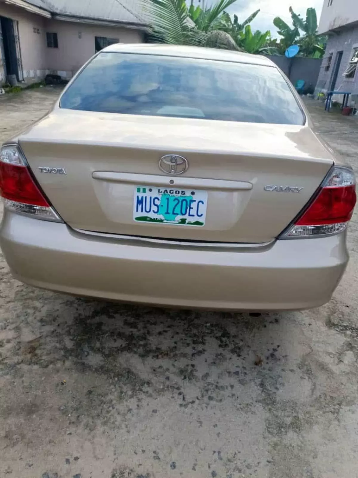 Toyota Camry   - 2005