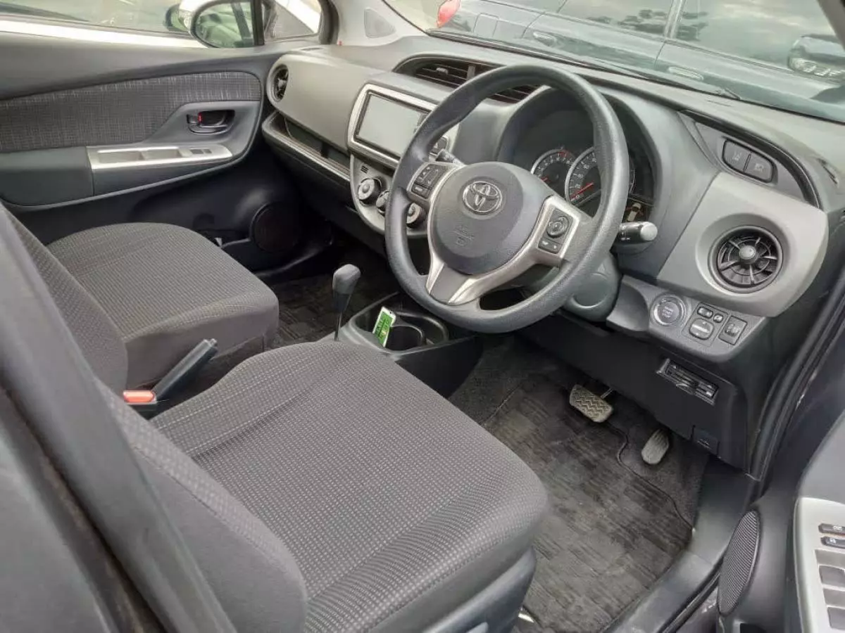 Toyota Vitz   - 2016