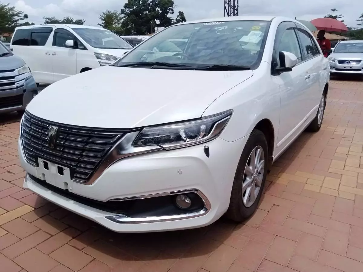 Toyota Premio    - 2016