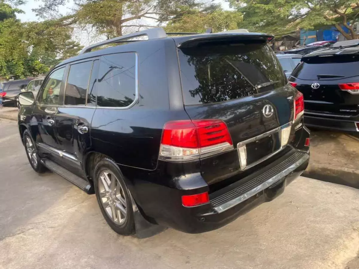 Lexus LX 570   - 2014