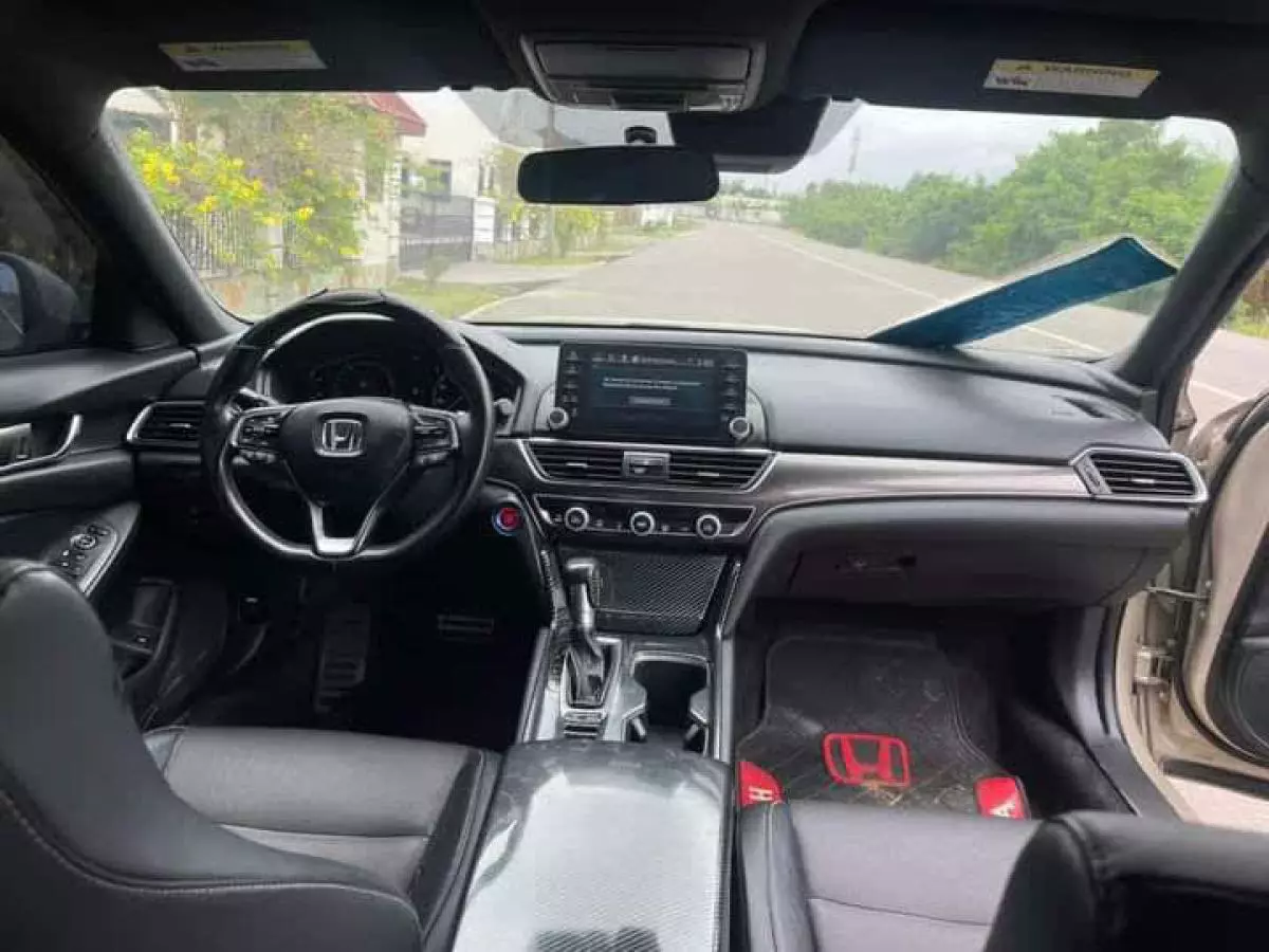 Honda Accord   - 2018