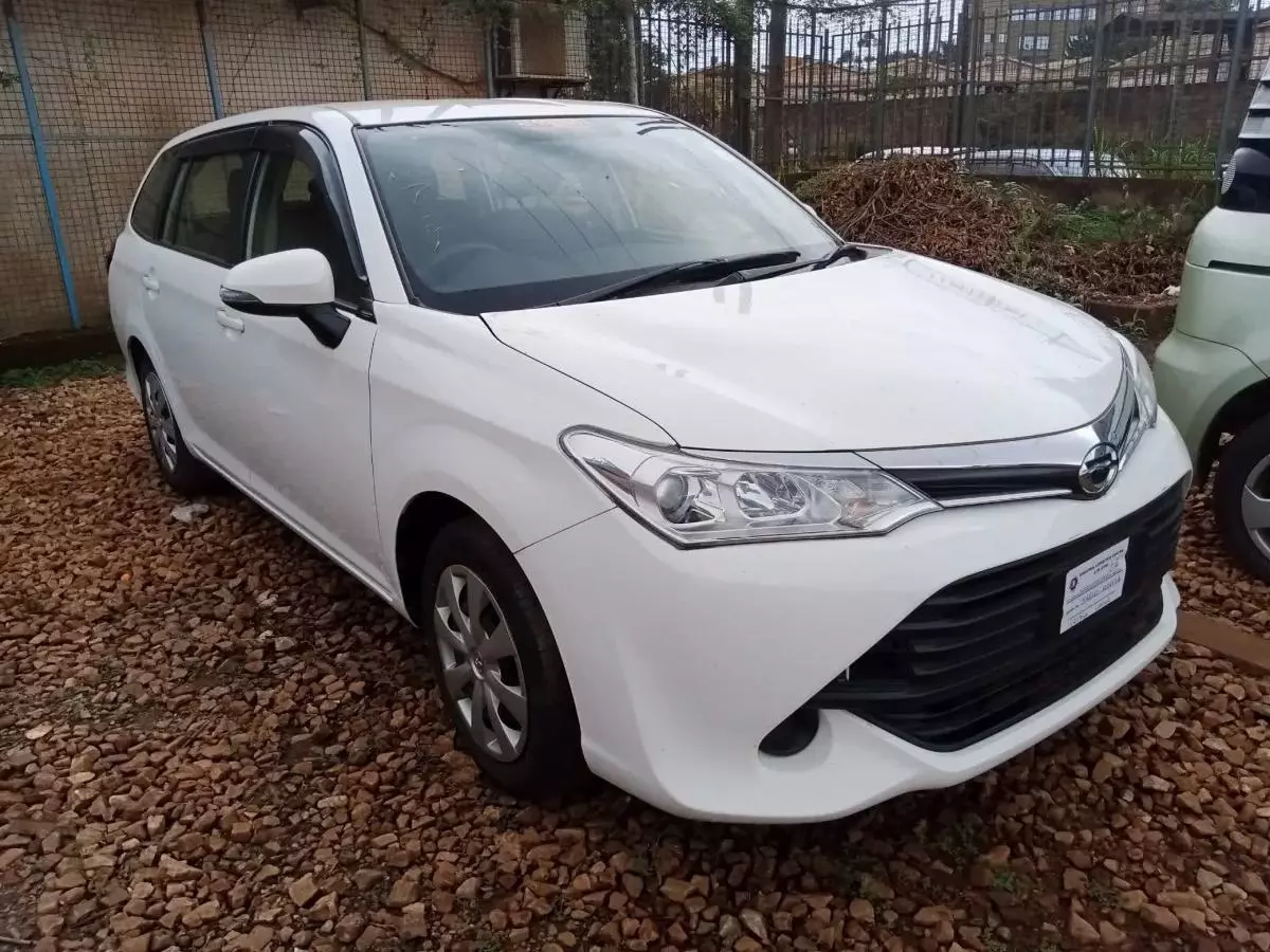 Toyota Fielder hybrid    - 2015