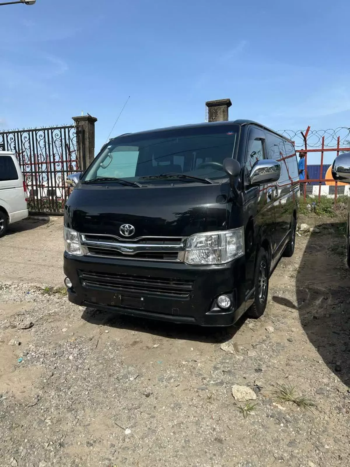 Toyota Hiace   - 2013