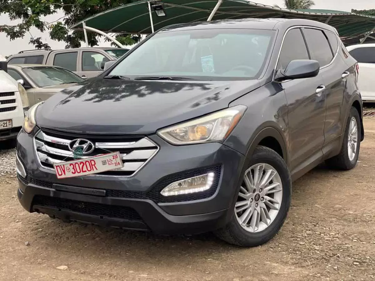 Hyundai Santa Fe   - 2015