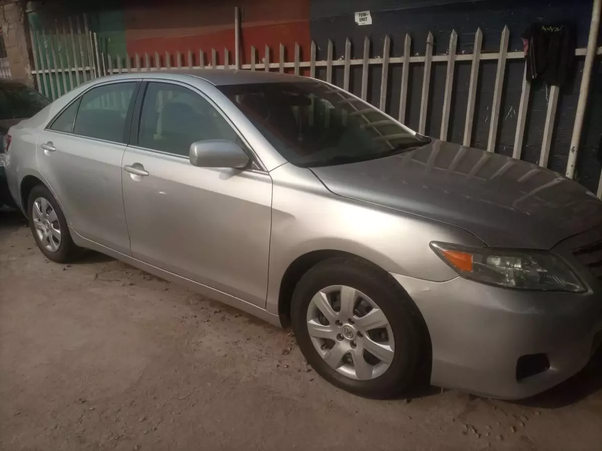 Toyota Camry - 2011
