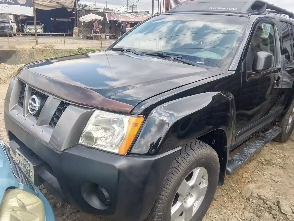 Nissan Xterra   - 2005