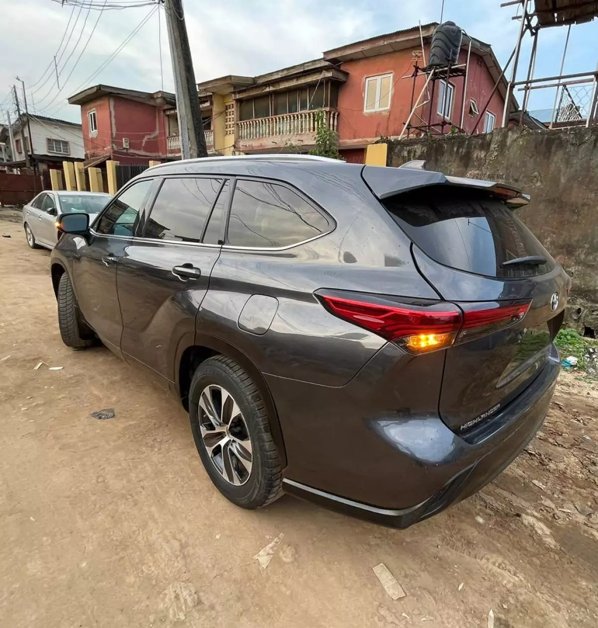 Toyota Highlander   - 2020