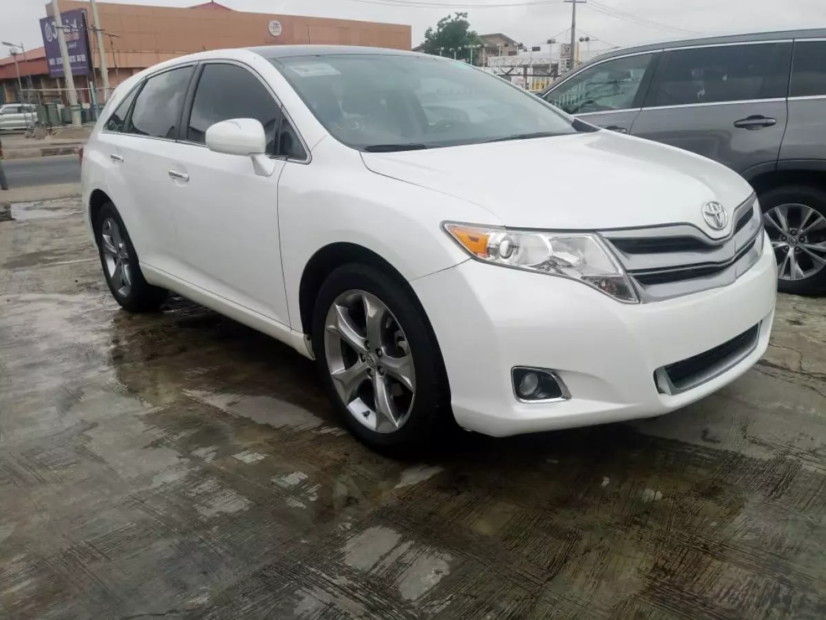 Toyota Venza   - 2011