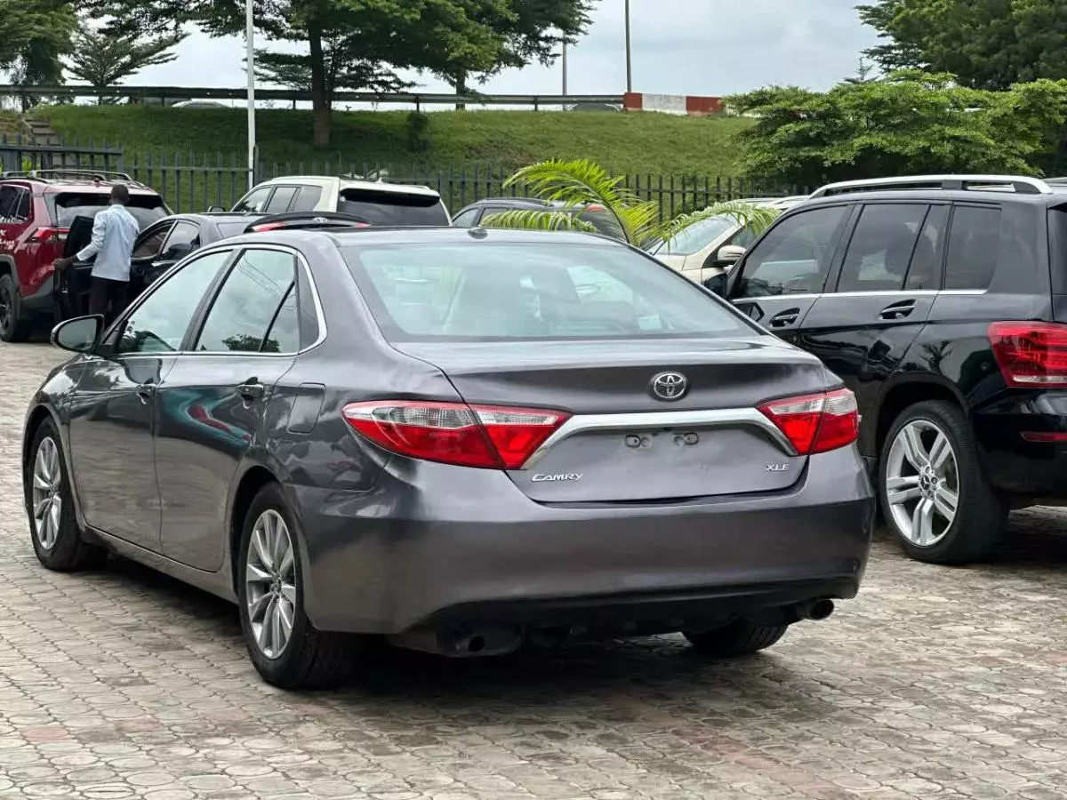 Toyota Camry   - 2016