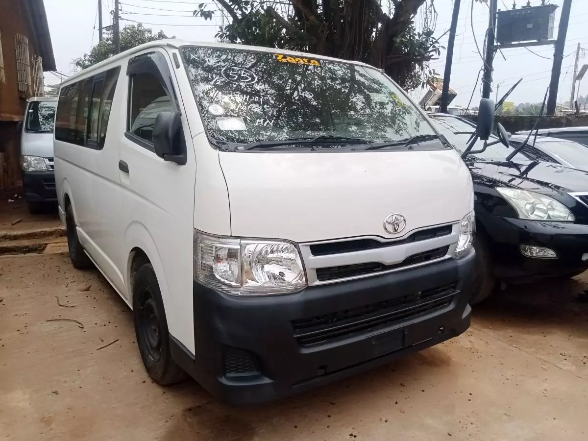 Toyota Hiace   - 2013