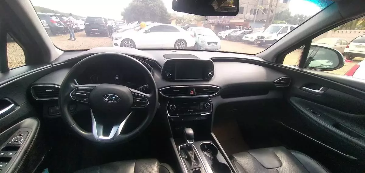 Hyundai Santa Fe - 2020