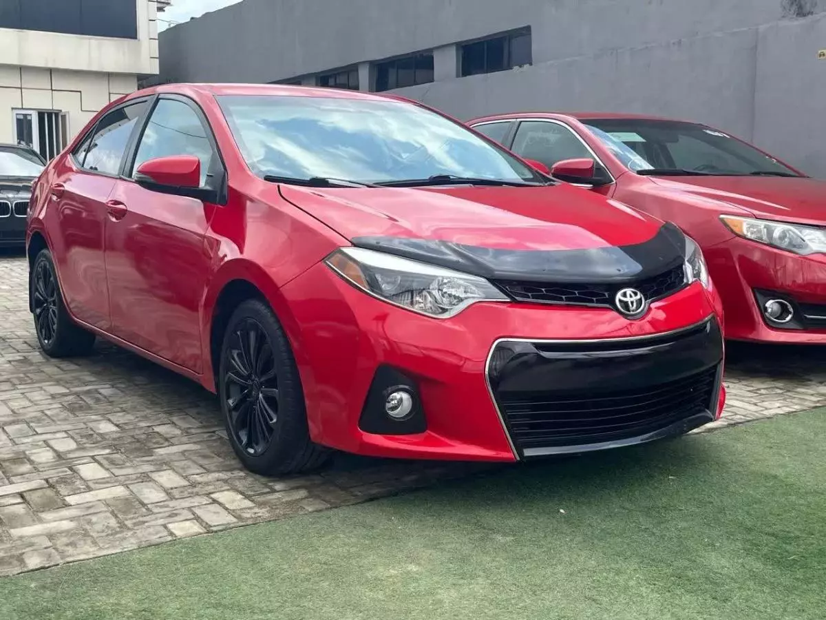 Toyota Corolla   - 2015