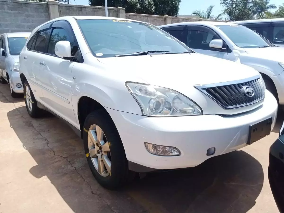 Toyota Harrier   - 2011