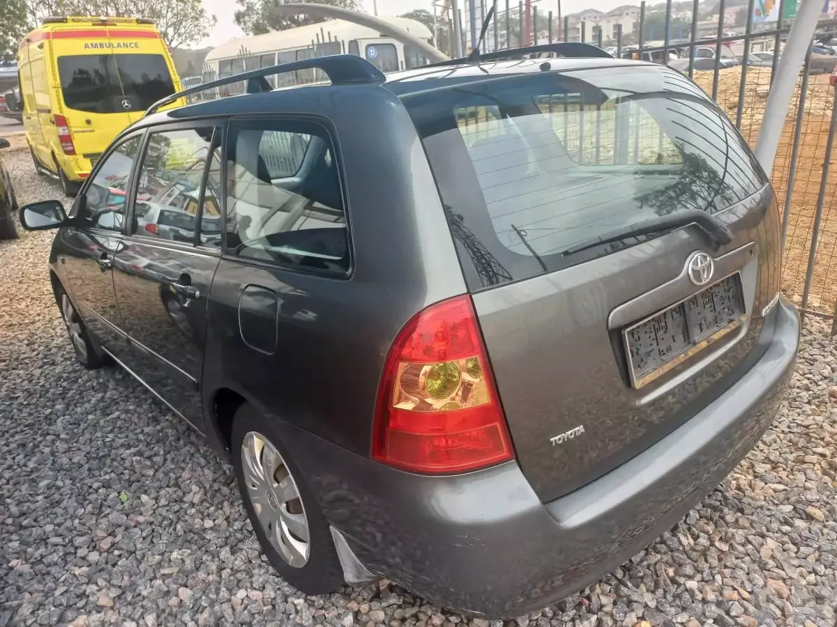 Toyota Corolla - 2004