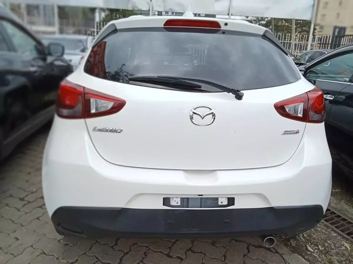 Mazda Demio   - 2016