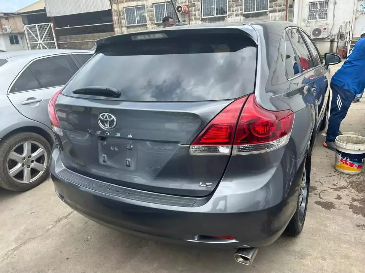 Toyota Venza   - 2014