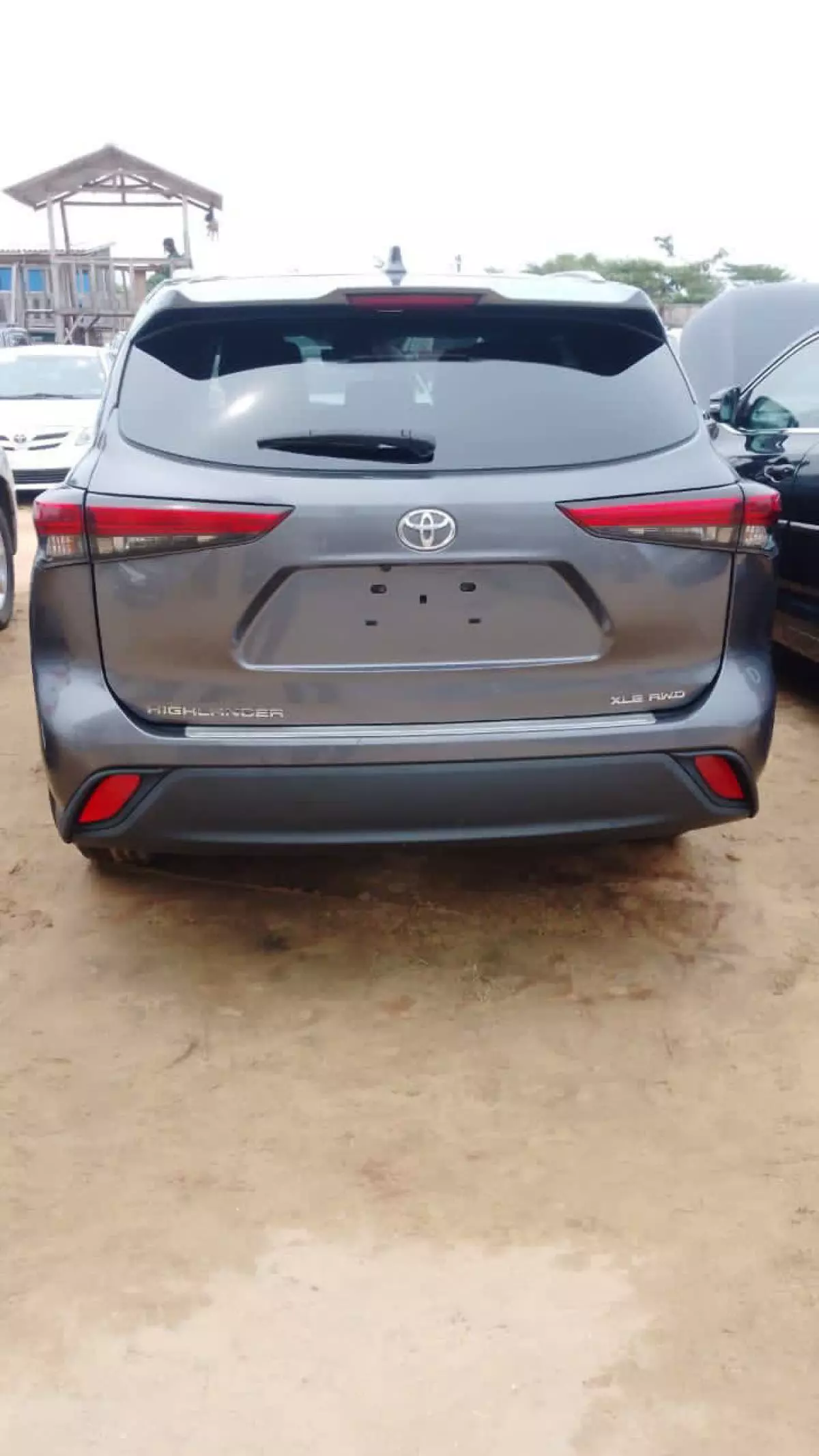 Toyota Highlander   - 2021