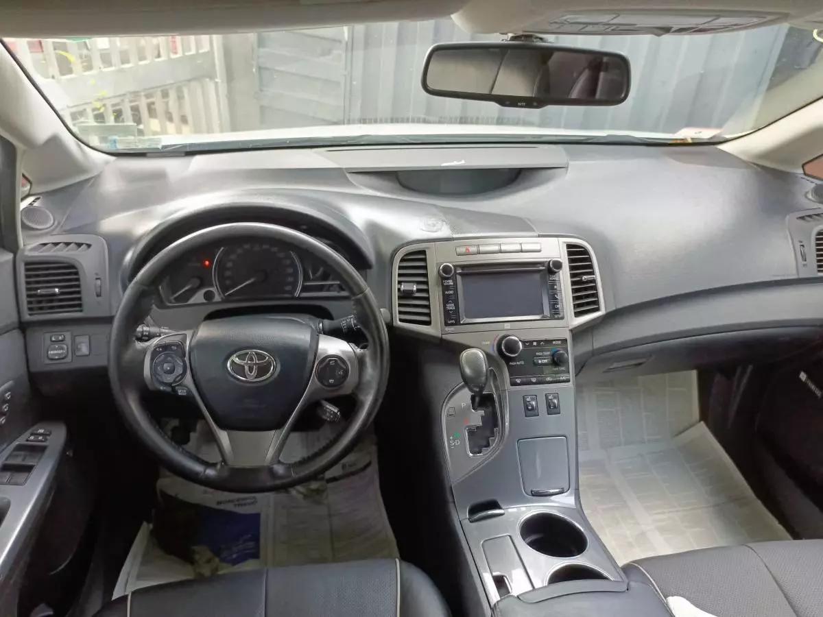 Toyota Venza   - 2013