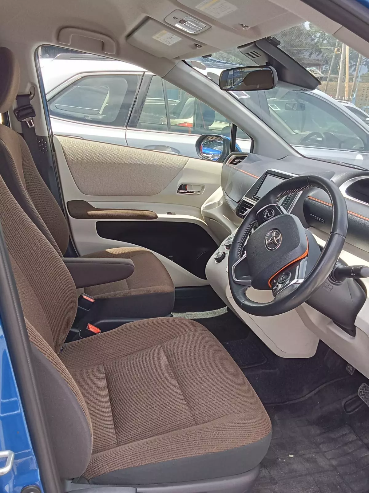 Toyota Sienta   - 2017