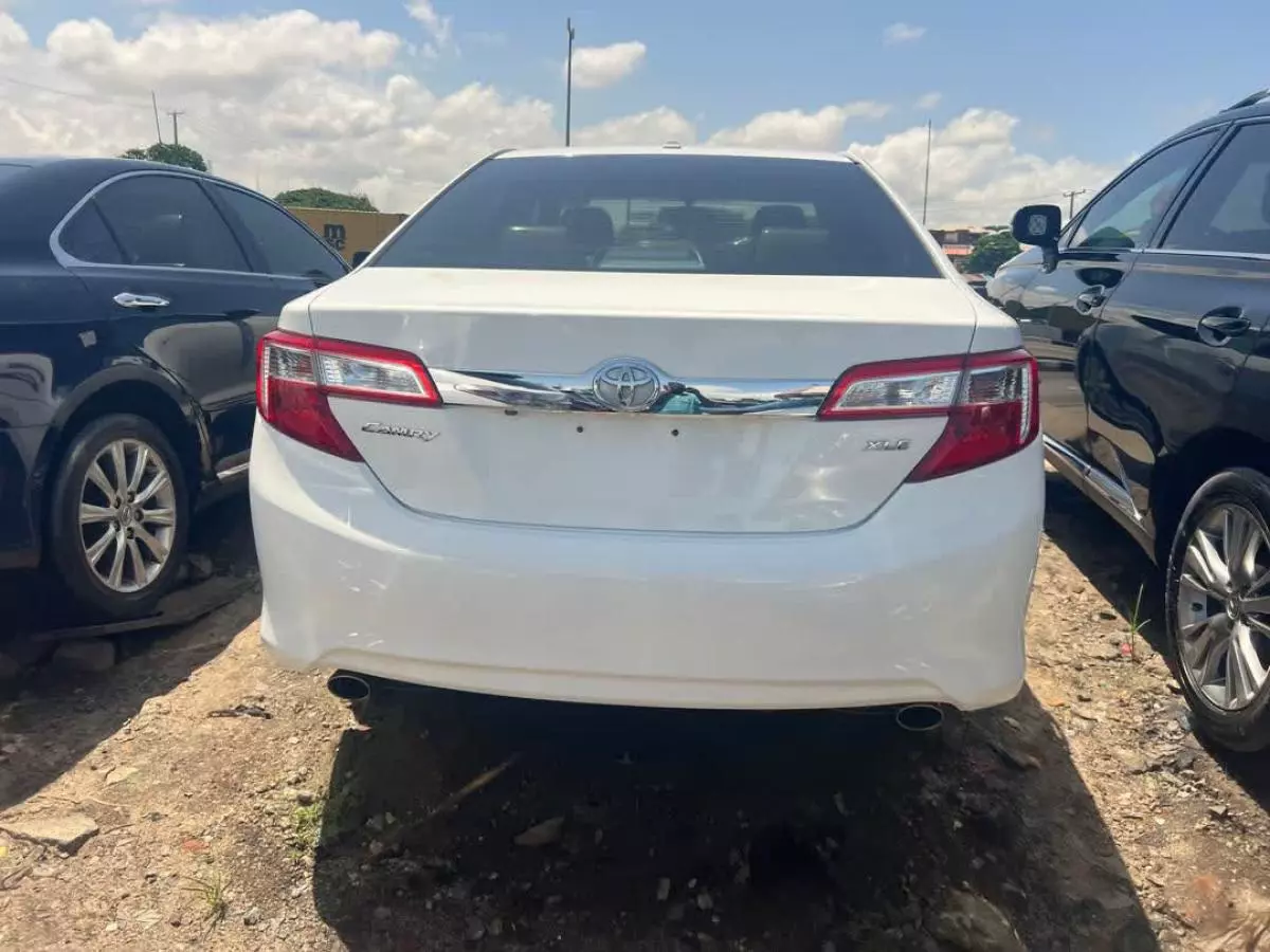 Toyota Camry   - 2013