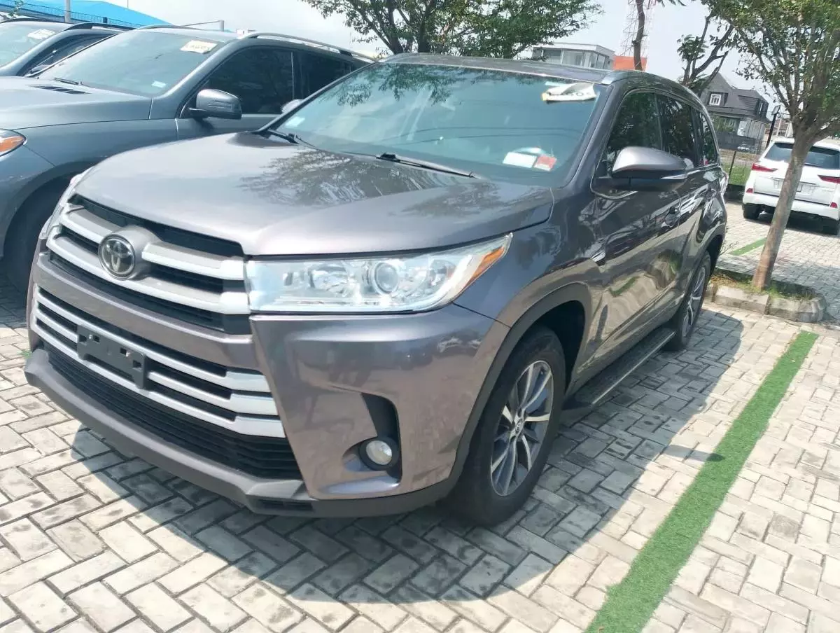 Toyota Highlander   - 2019