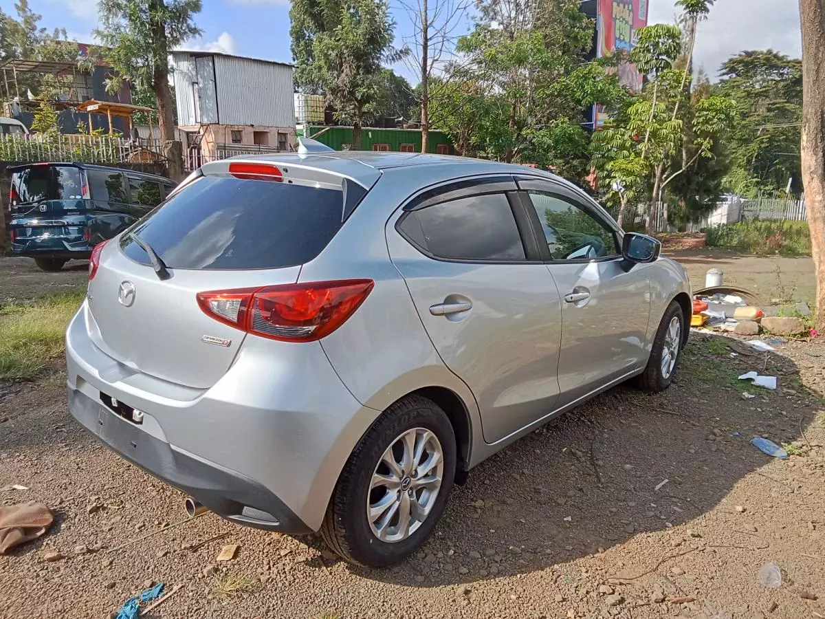 Mazda Demio   - 2017