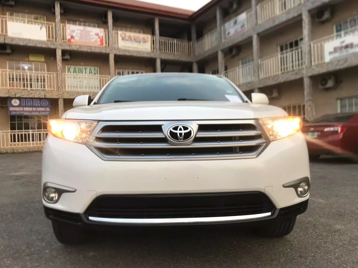 Toyota Highlander   - 2013