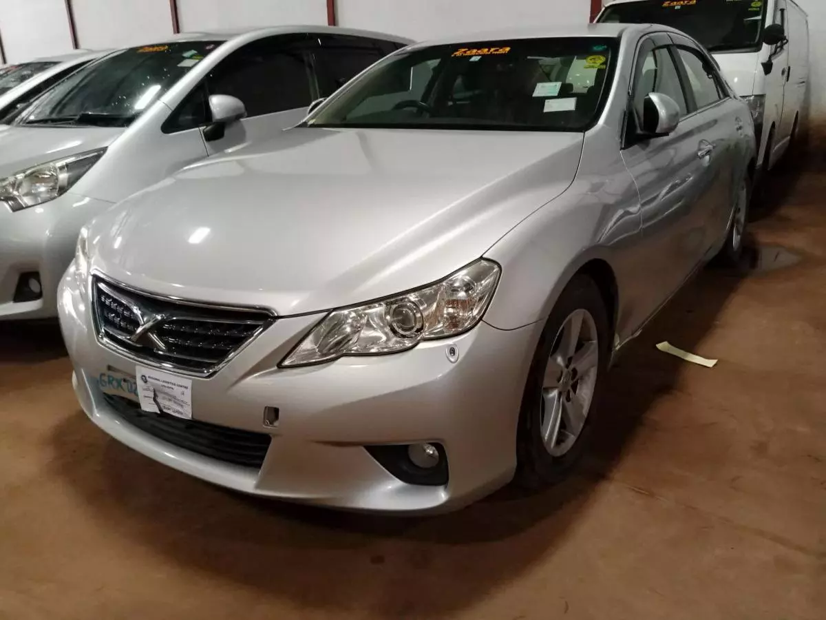 Toyota Mark X   - 2010