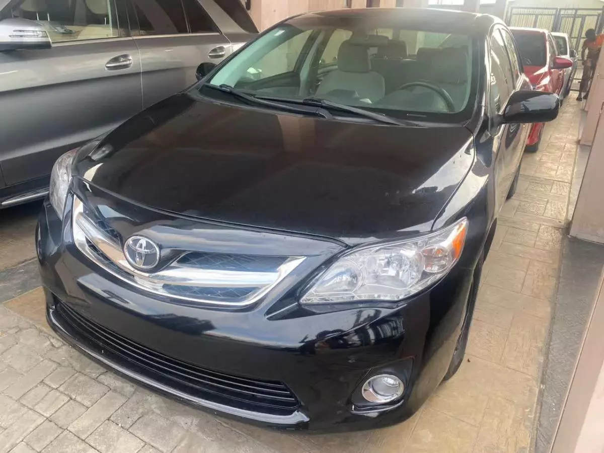 Toyota Corolla   - 2012