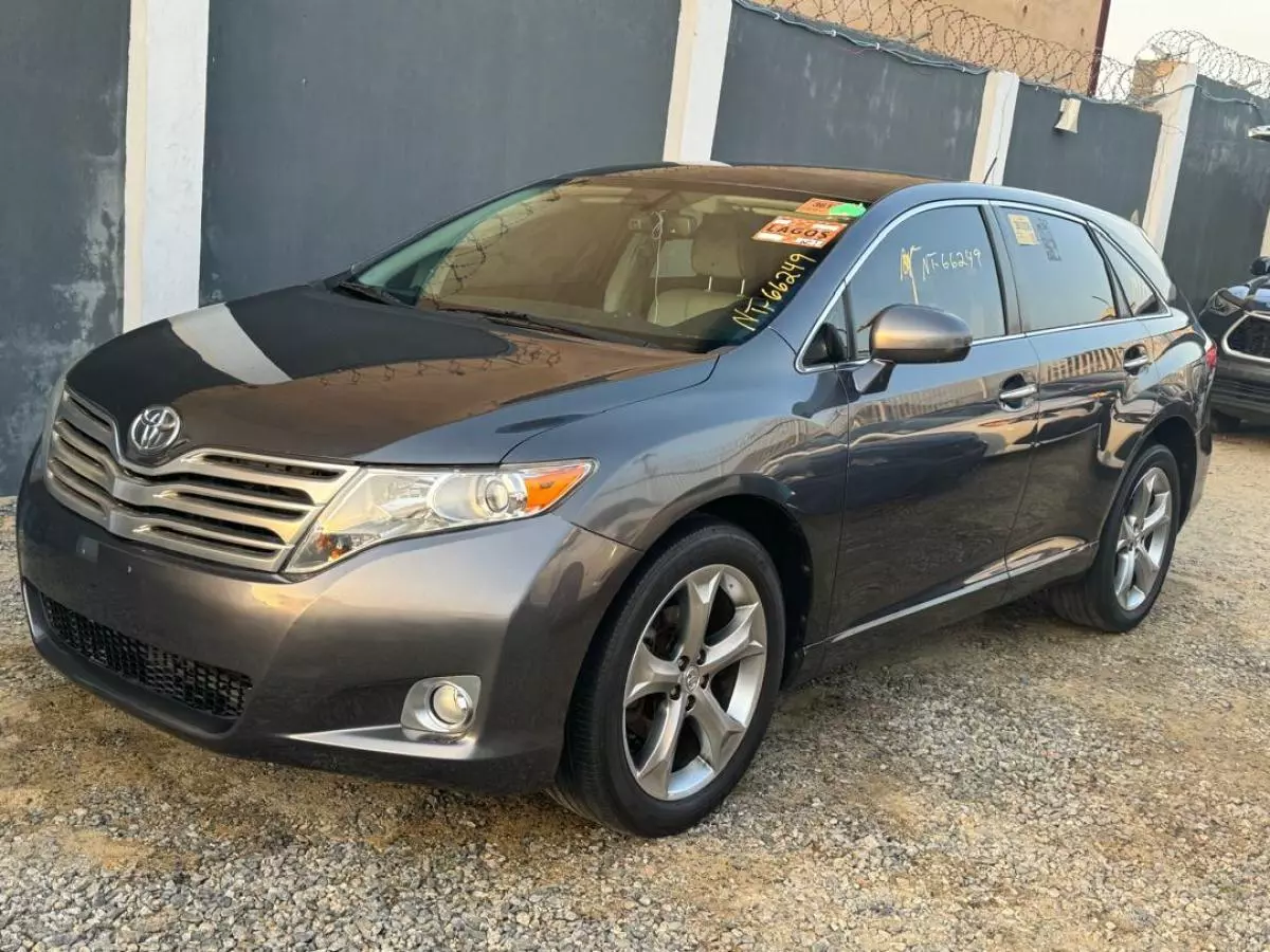 Toyota Venza   - 2010