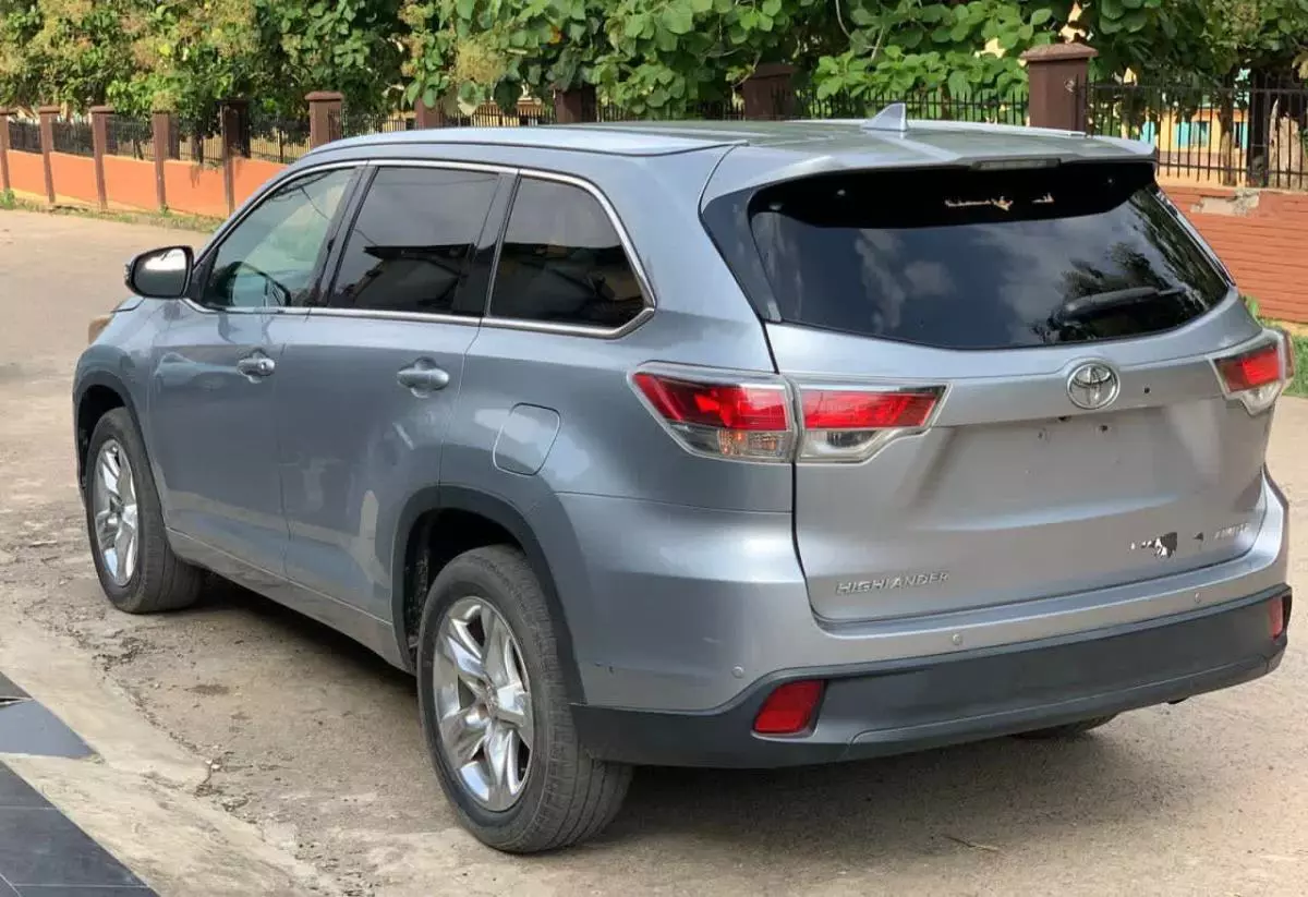 Toyota Highlander - 2015