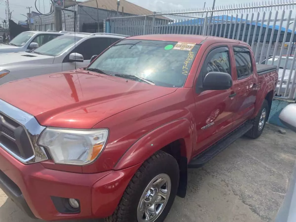Toyota Tacoma - 2012