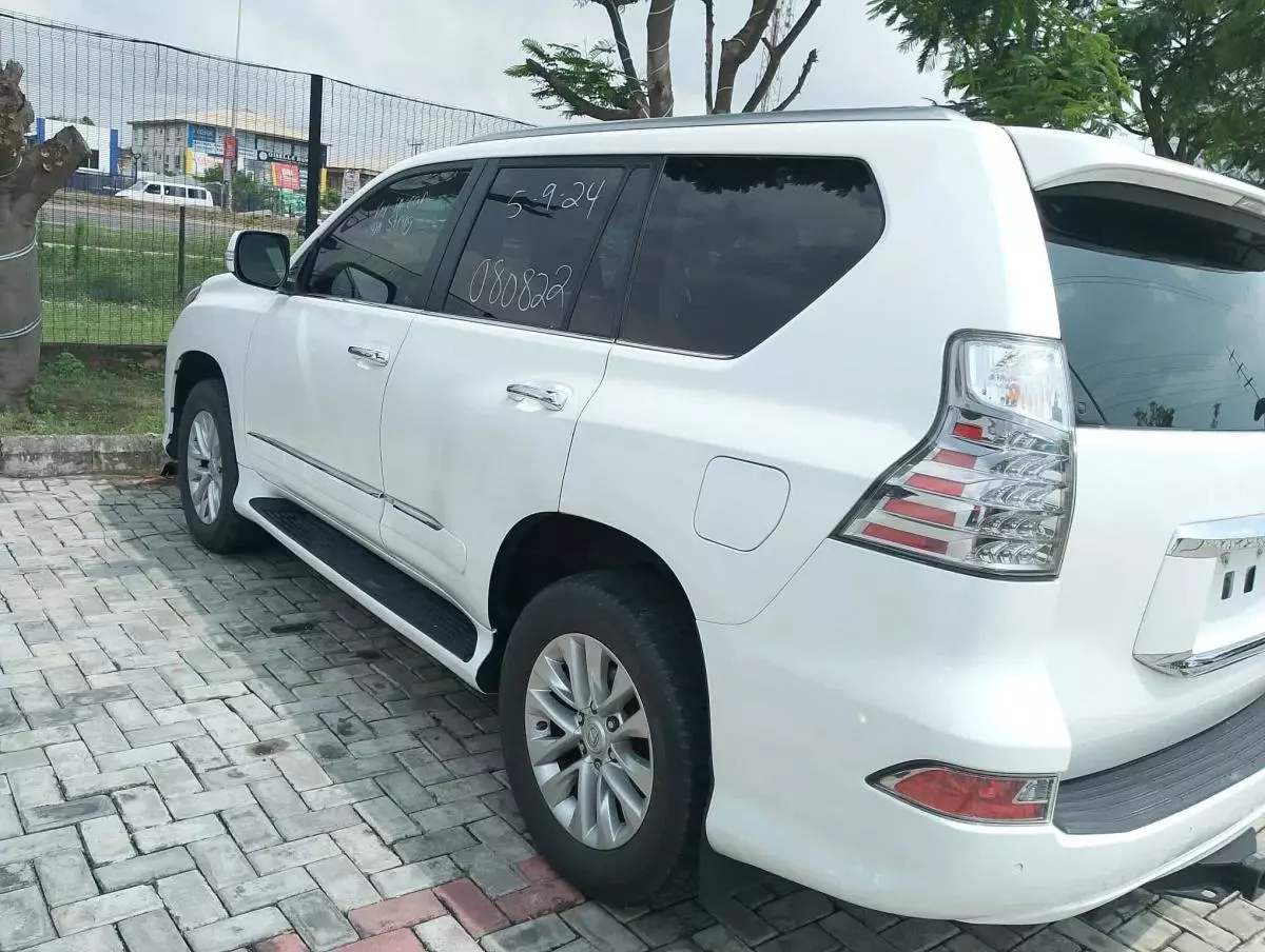 Lexus LX 570   - 2016