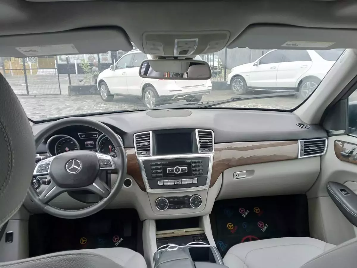 Mercedes-Benz ML 350   - 2012